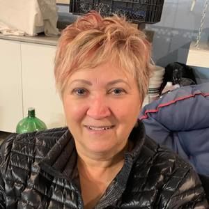 Meet your Posher, Debbie